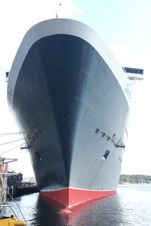 QM2 at Port of Oslo