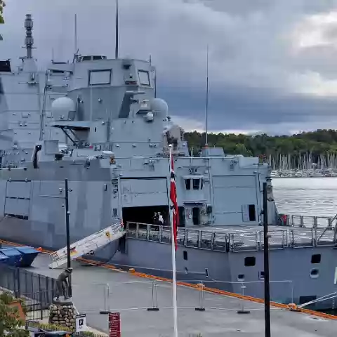 3 frigate FGS Baden-Württemberg (F222) in Oslo