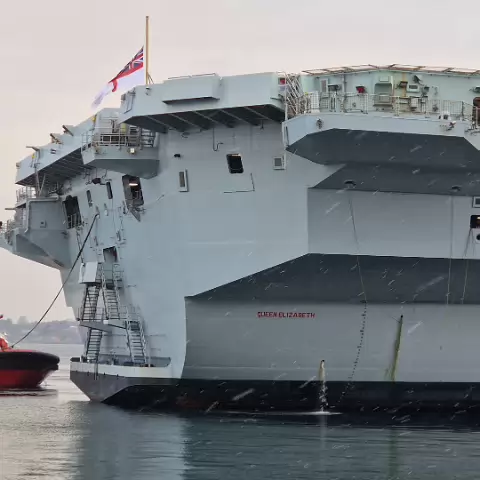 11 HMS Queen Elizabeth