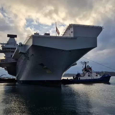 12 HMS Queen Elizabeth