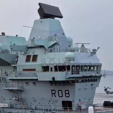 18 HMS Queen Elizabeth