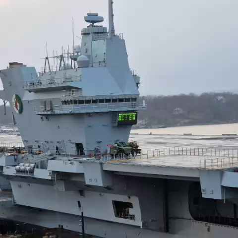 20 HMS Queen Elizabeth