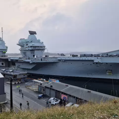 28 HMS Queen Elizabeth