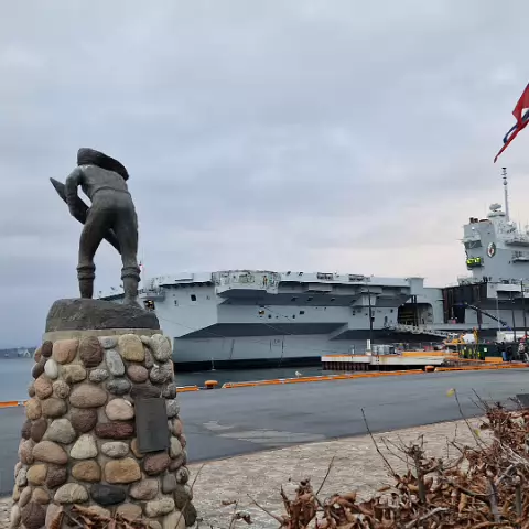 29 HMS Queen Elizabeth