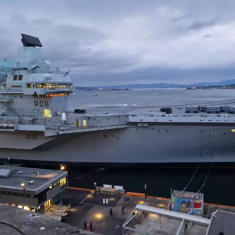 34 HMS Queen Elizabeth