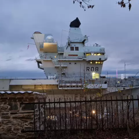 36 HMS Queen Elizabeth