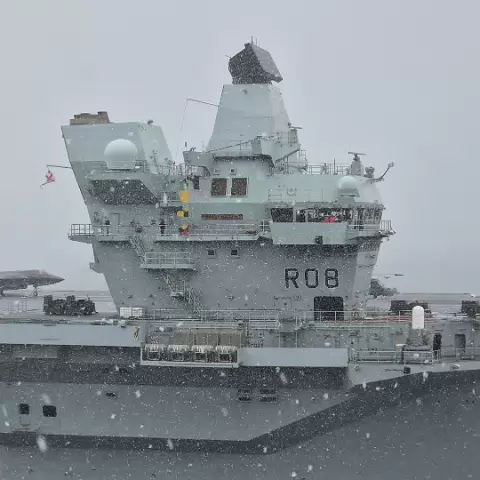 7 HMS Queen Elizabeth
