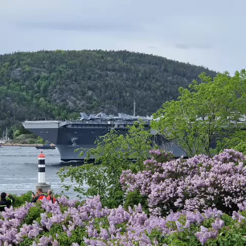 15 KNM Roald Amundsen in Oslo