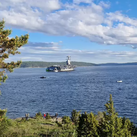 28 USS Gerald R. Ford (CVN-78) in Oslo, Norway