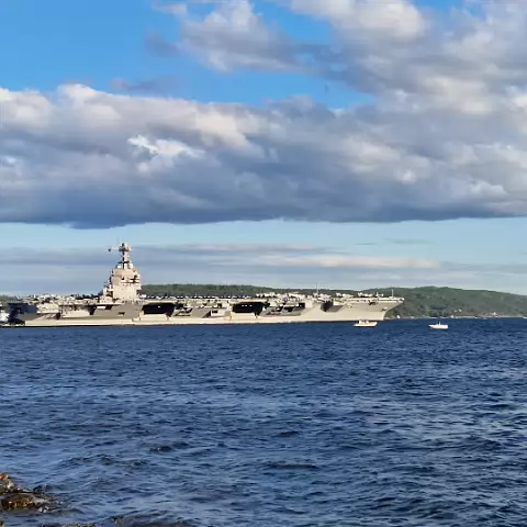 35 USS Gerald R. Ford (CVN-78) in Oslo, Norway