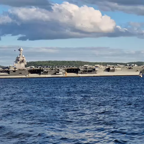 38 USS Gerald R. Ford (CVN-78) in Oslo, Norway