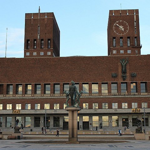 7 City Hall