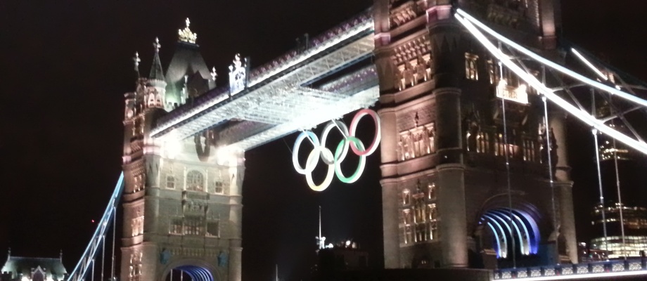 Olympic Rings on Tower Bridge by night
