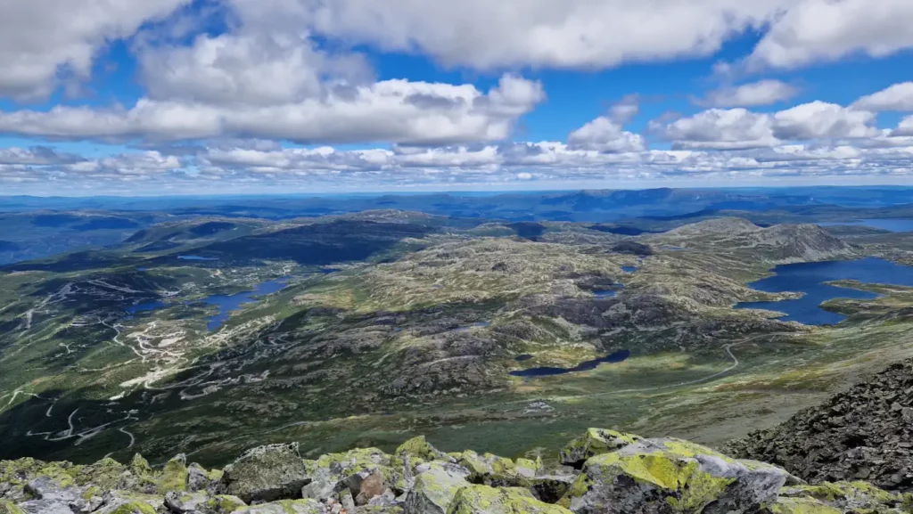 Utsikt fra Gaustatoppen mot Tuddalsvegen