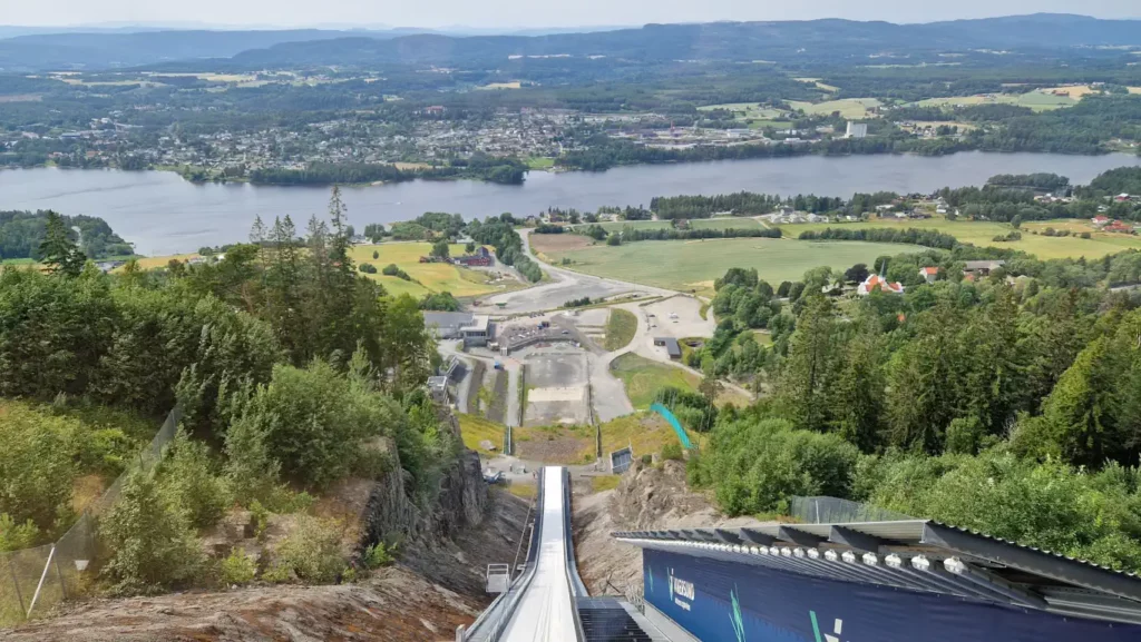 Modum sett fra Vikersund