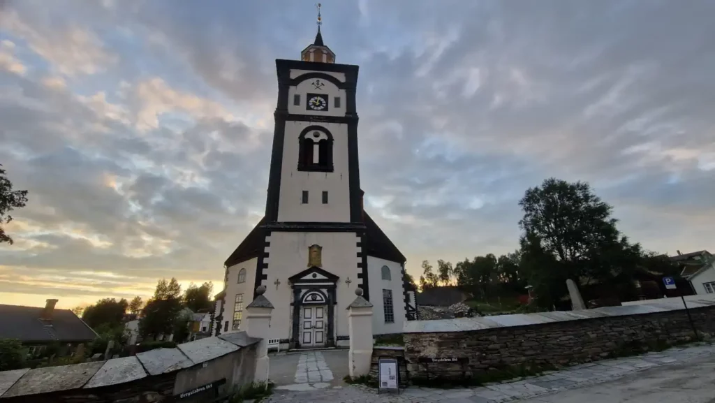 Røros kirke (aka Bergstadens Ziir)