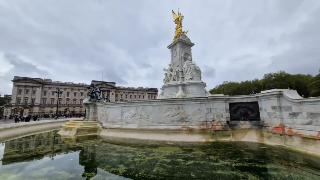 Victoria Memorial og Buckingham Palace