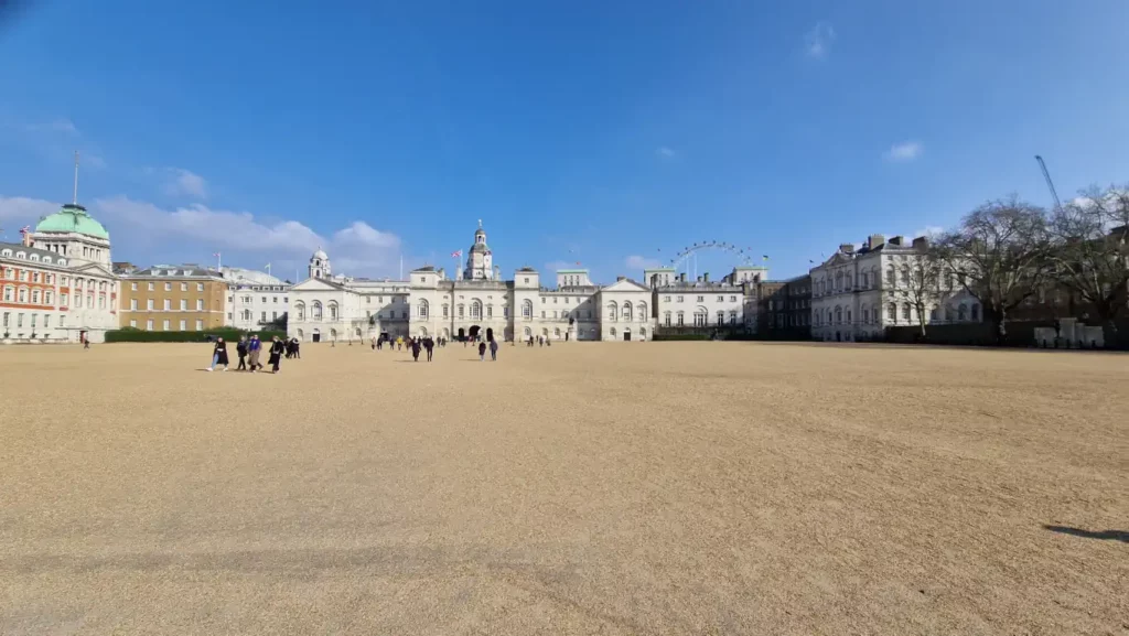 Horse Guards-bygningen og Whitehall i London