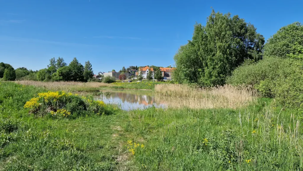 Østensjø skole ved Østensjøvannet