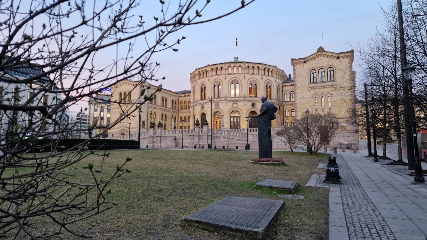 Stortinget 1. april