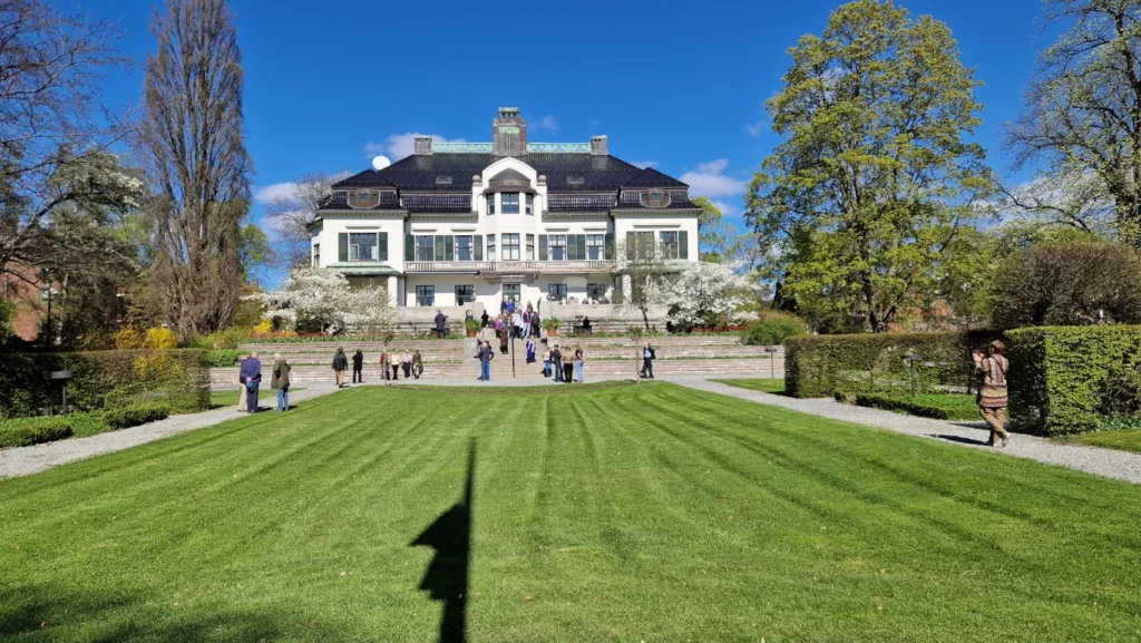 Hageområdet foran Villa Otium