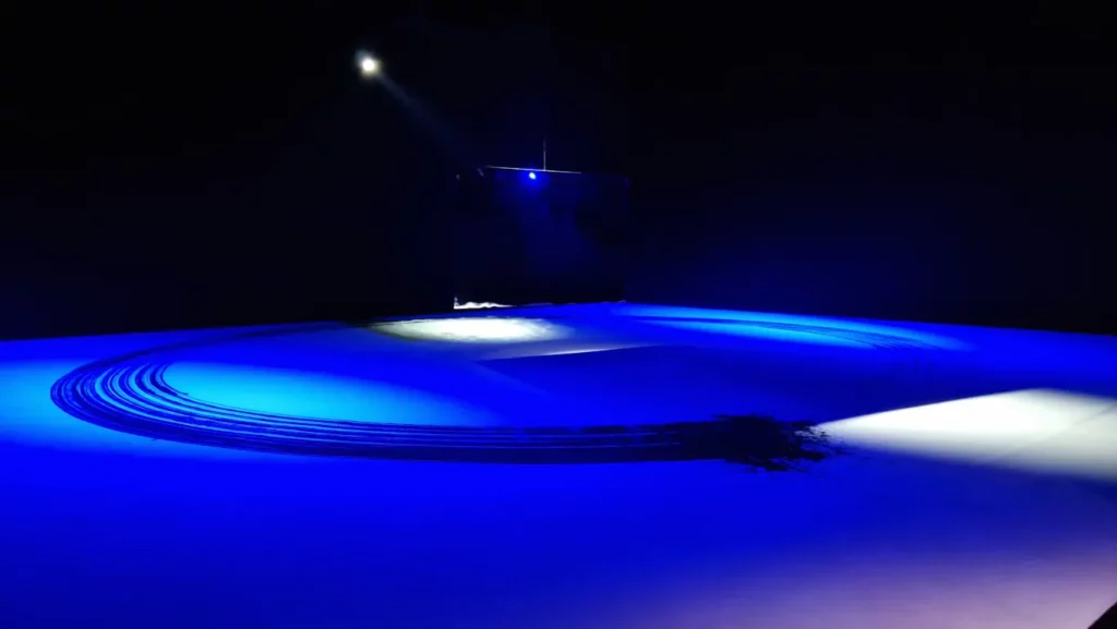 Installasjonen Ensō i Operaen