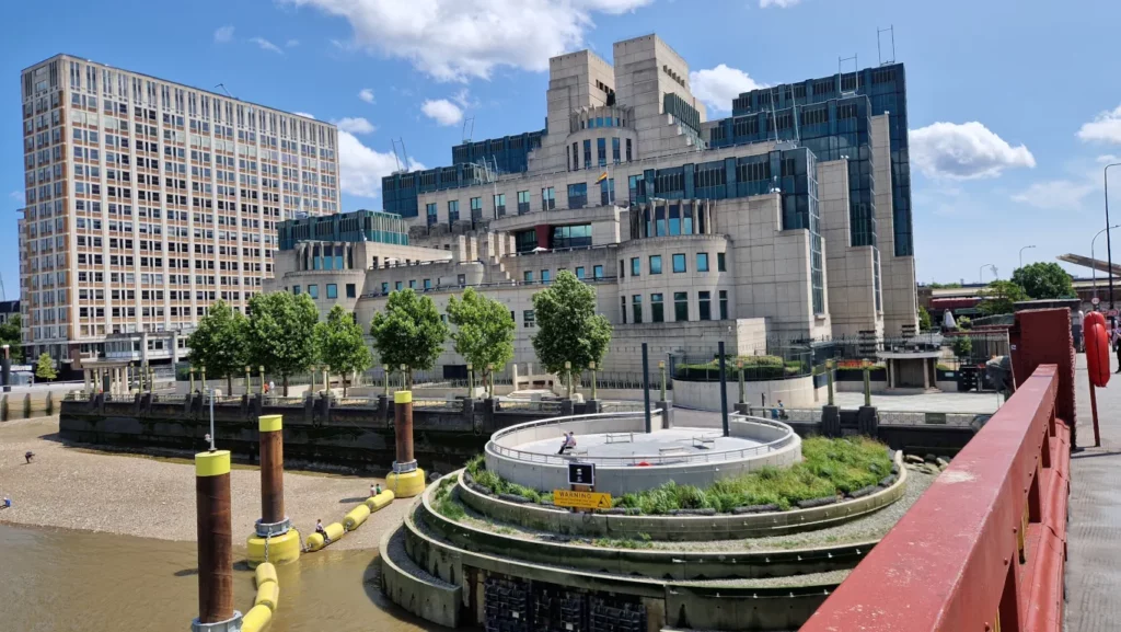 Isle of Effra og MI6-bygningen