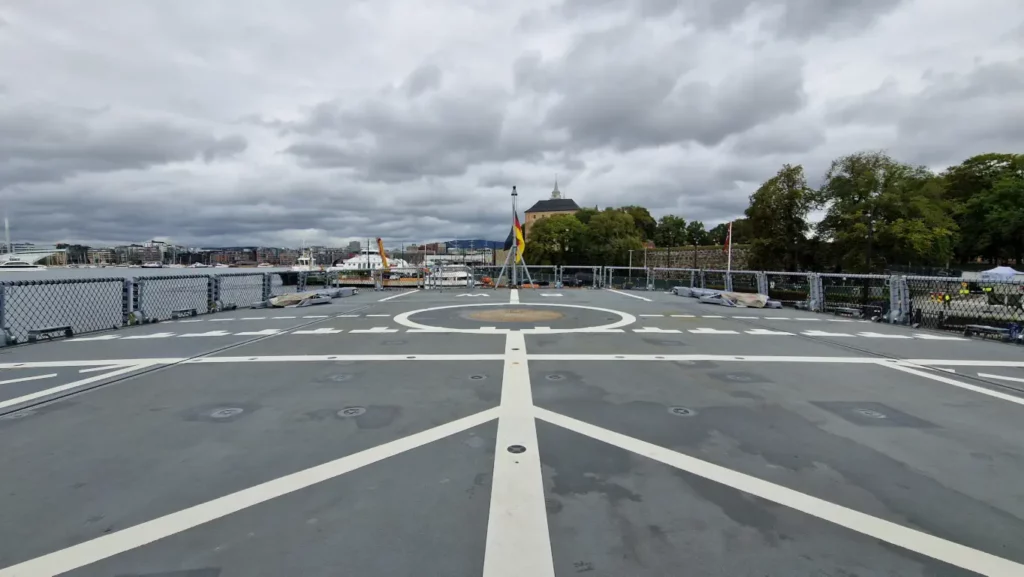 Helikopterdekket på fregatten Baden-Württemberg (F 222)