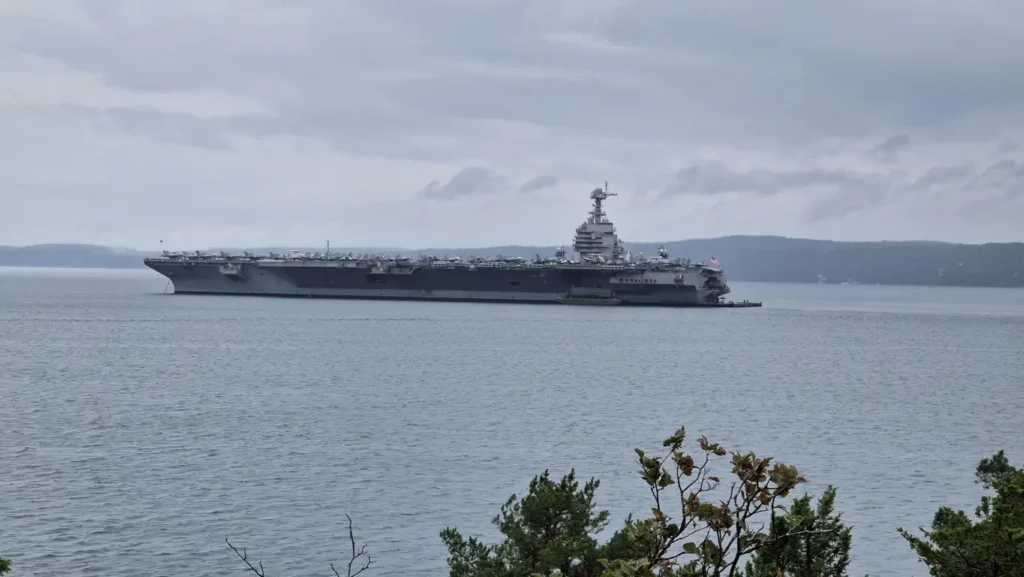 Verdens største krigsskip USS Gerald R. Ford i Bunnefjorden