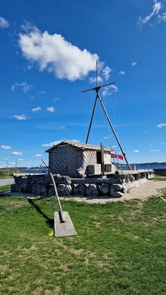 Balsafartøyet Tangaroa på Agnes torg i Stavern