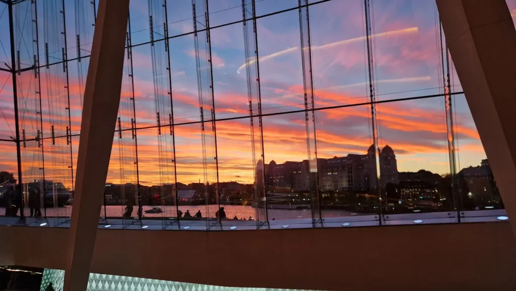 Colors of the Wind utenfor Operaen i Oslo