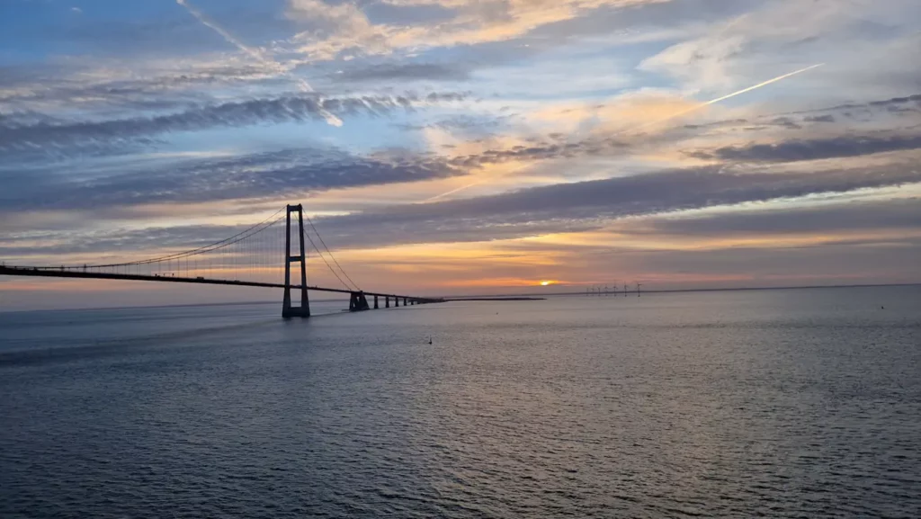 Solnedgang ved Storebæltsbroen