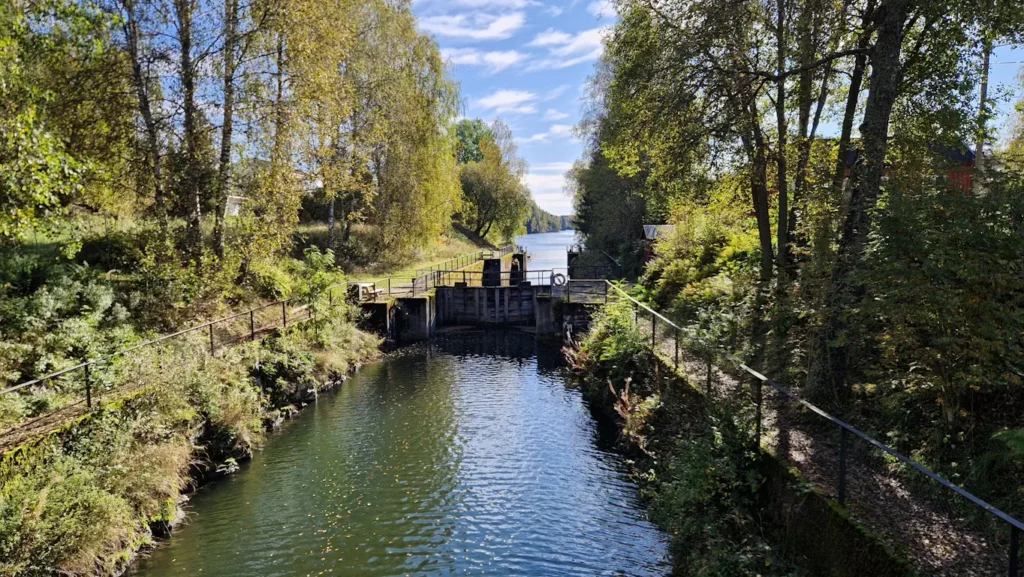 Slusene sett nedstrøms på Svanfoss sluse