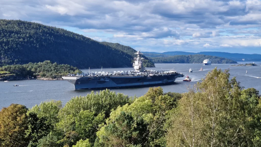 Gerald R. Ford (CVN 78) i Drøbaksundet