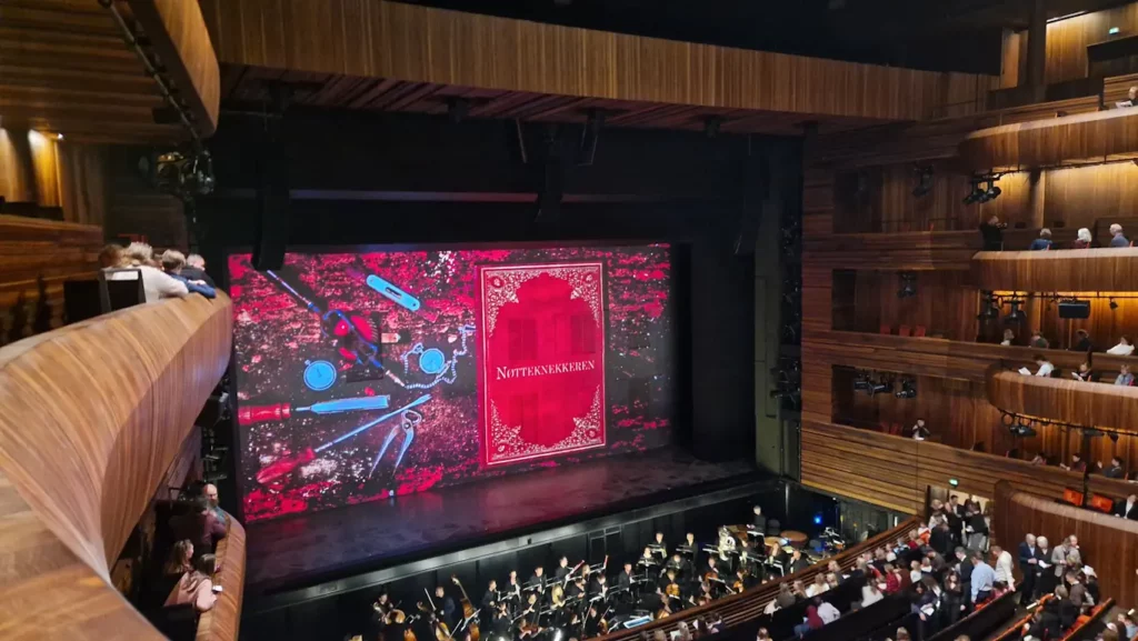 Operaen fylles opp til premieren på Nøtteknekkeren