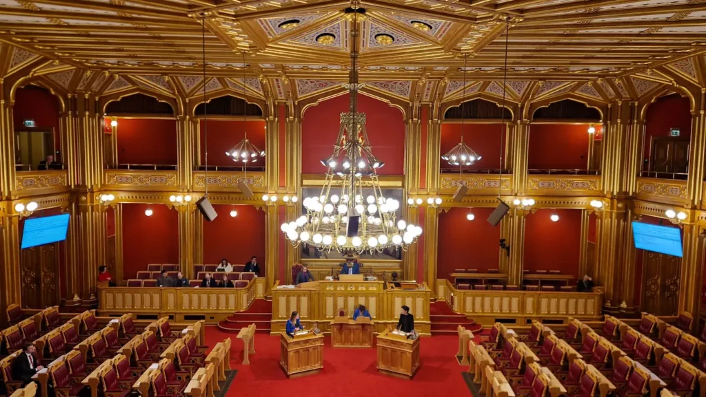 Stortingssalen sett fra publikumsgalleriet