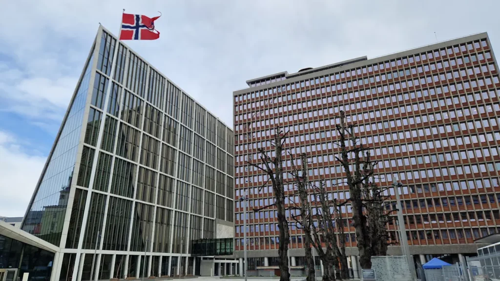 Regjeringskvartalet sett fra Akersgata