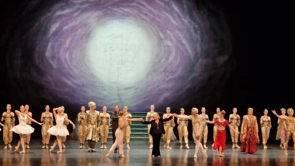 Natalia Makarova mellom Marianela Nuñez og Patricio Revé i Operaen