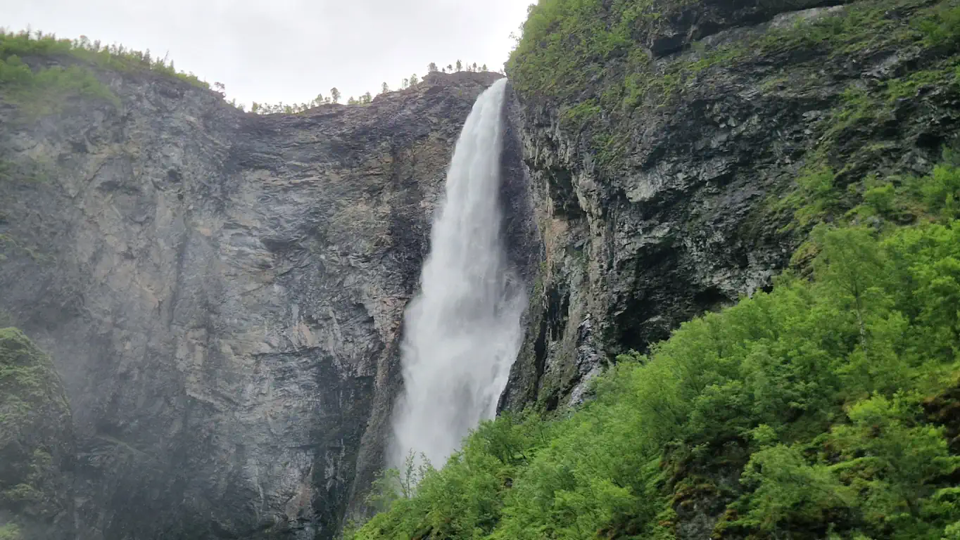 Vettisfossen, Hjellefossen og Avdalsfossen i Utladalen