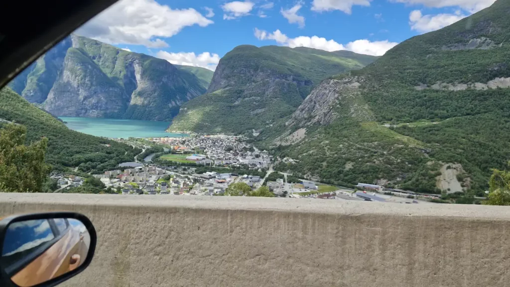 Øvre Årdal sett fra Troystigen på Tyinvegen