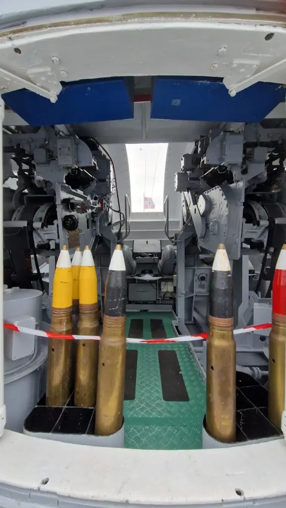 76 mm tvillingkanon på KNM Narvik