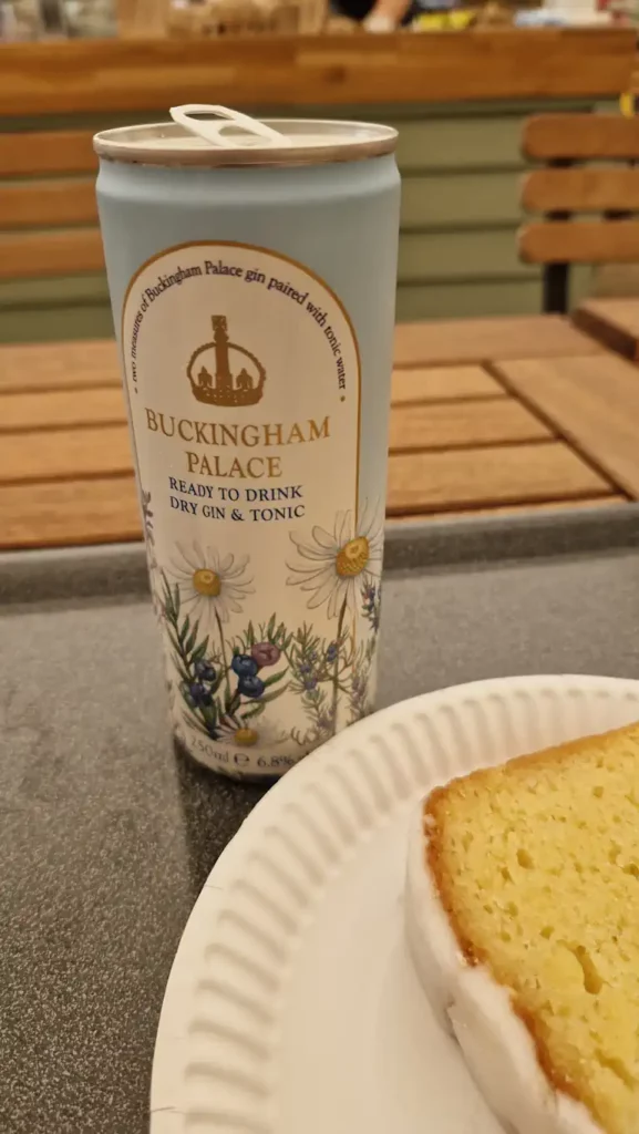 Buckingham Palace Gin & Tonic på boks